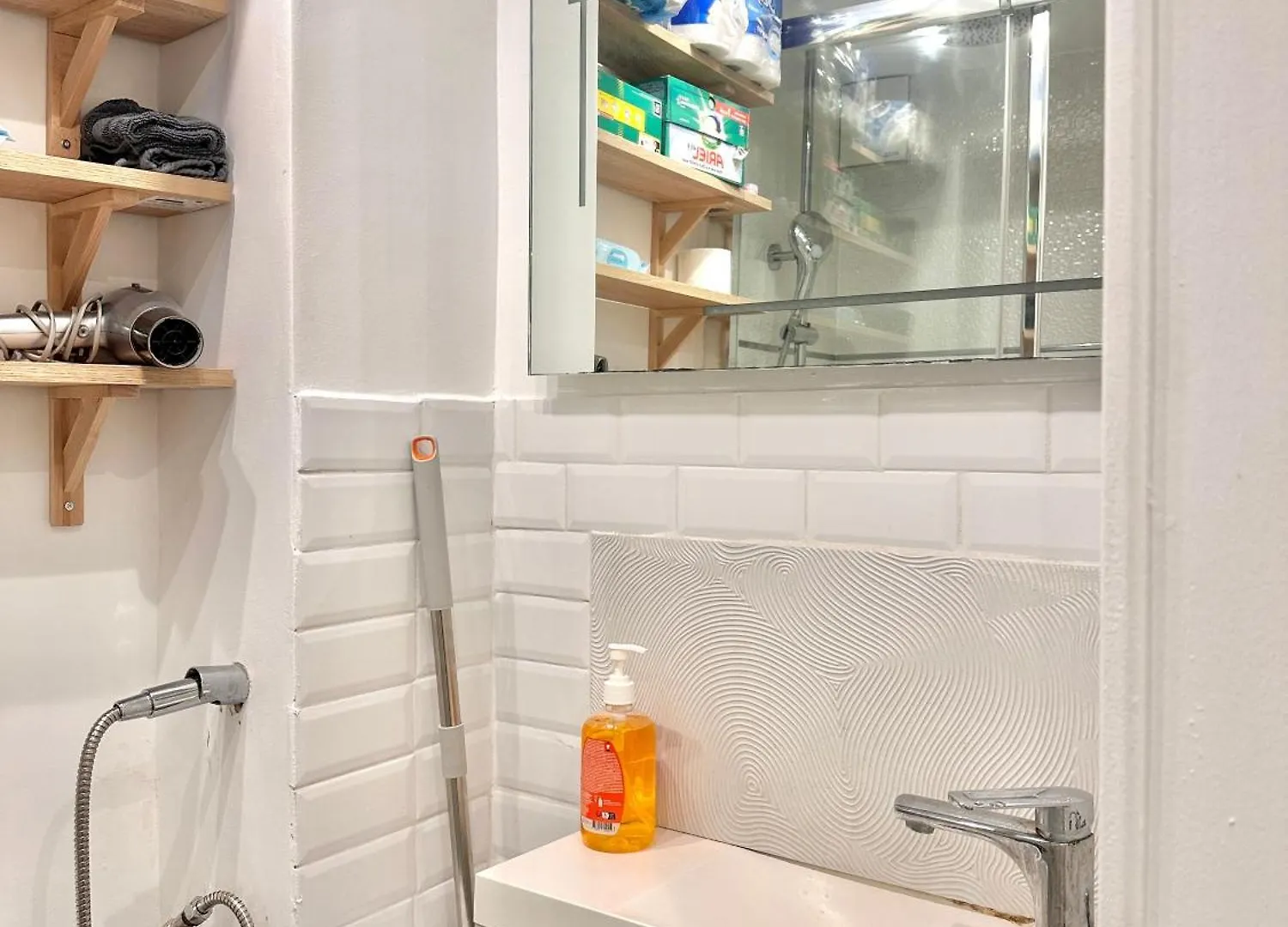Bed & Breakfast Cozy Near Marais On Rue Trousseau Paris